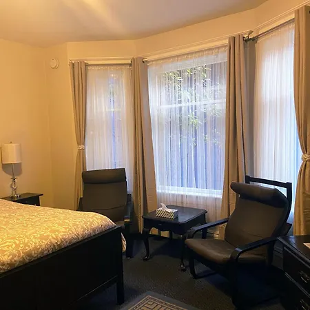 Douglas Guest House-3