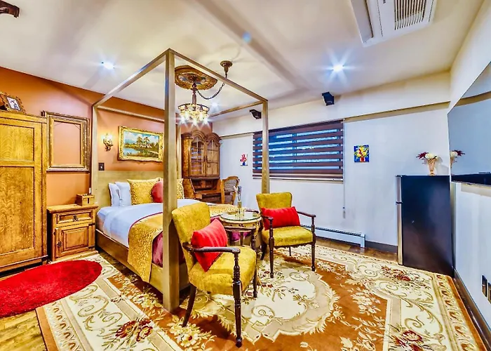 Neocolonial Nouveau Kensington Vacation Home Vancouver