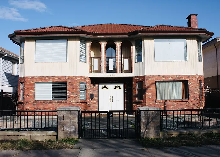 Neocolonial Nouveau Kensington Vacation Home Vancouver